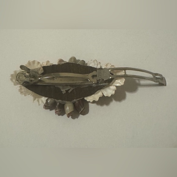 Seashell Barrette. Appears to be Handmade. Approx 4”x 2” - Picture 3 of 5